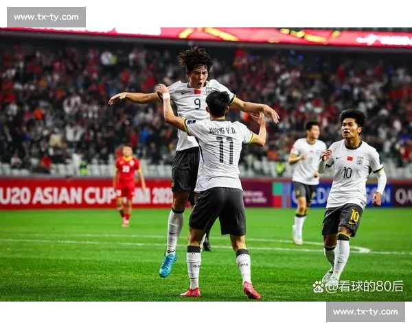 国家队竞技场上的荣耀时刻 展现顶级足球赛事的激情与挑战