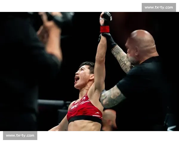 巅峰格斗擂台实录：MMA选手生死对决全程解析