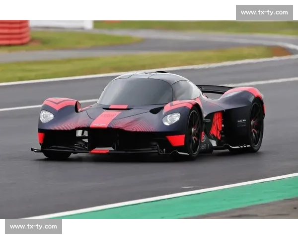 极速赛道争锋:全球顶级赛车赛事全景揭秘与精彩瞬间 极速赛道争锋:全球顶级赛车赛事全景揭秘与精彩瞬间