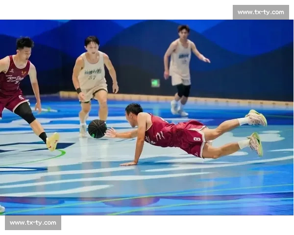 精彩对决回顾：重温篮球赛场的激烈碰撞与关键时刻分析