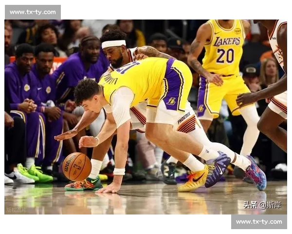 NBA季后赛焦点战回顾:球星对决激烈场面不断引发热议 NBA季后赛焦点战回顾:球星对决激烈场面不断引发热议